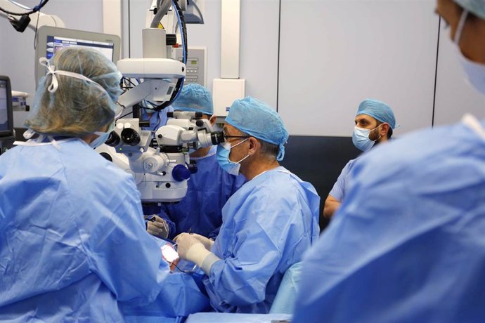 Aplicación pionera en España de una terapia génica para una enfermedad ocular sin tratamiento