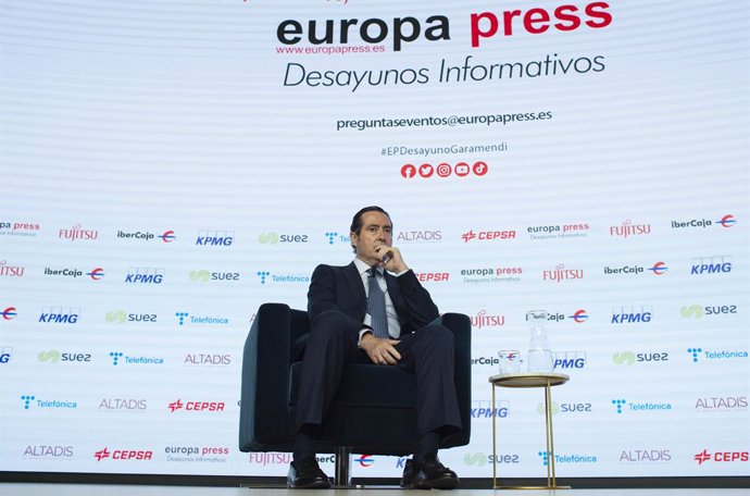 El president de la CEOE, Antonio Garamendi, en els Esmorzars Informatius d'Europa Press