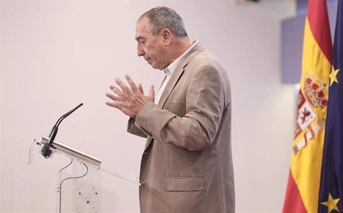 El diputado de Compromís, Joan Baldoví, interviene en una rueda de prensa