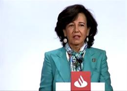 Archivo - La presidenta del Santander, Ana Botín, en la junta general de accionistas 2020.