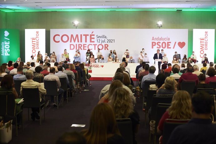 El candidato a la Junta de Andalucía y alcalde de Sevilla,  Juan Espada,  intervine en  la reunión del Comité Director extraordinario del PSOE-A, a 12 de julio del 2021 en Sevilla (Andalucía)