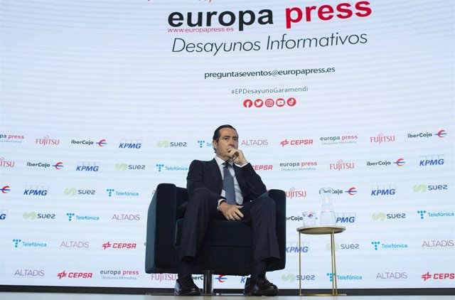 El presidente de la CEOE, Antonio Garamendi, participa en los Desayunos Informativos de Europa Press en el Auditorio El Beatriz Madrid, a 13 de julio de 2021, en Madrid (España).