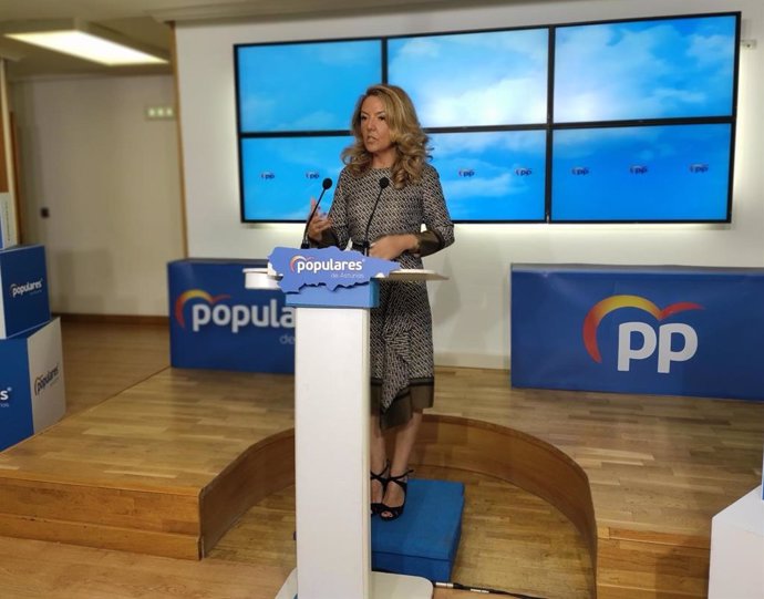 La presidenta del PP de Asturias, Teresa Mallada, en rueda de prensa.