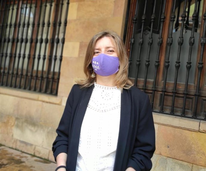 Archivo - La portavoz de Somos en el Ayuntamiento de Oviedo, Ana Taboada.