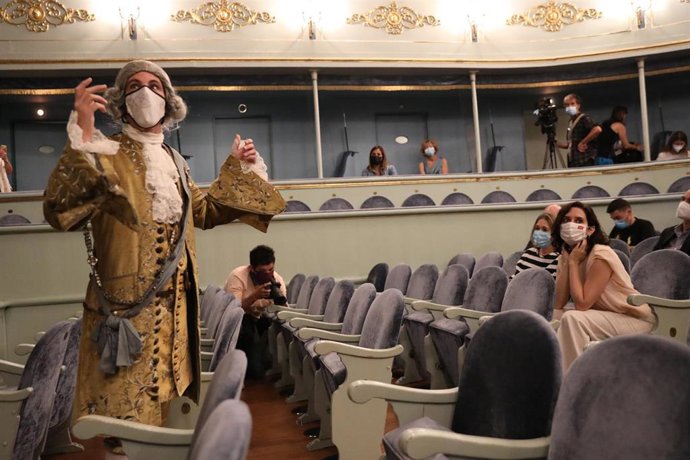 La presidenta de la Comunidad de Madrid, Isabel Díaz Ayuso, participa en la presentación del I Festival Internacional de Verano de El Escorial, en el Real Coliseo Carlos III