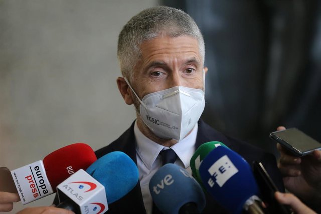 El ministro del Interior, Fernando Grande-Marlaska, durante la presentación de los nuevos drones de la Dirección General de Tráfico, a 6 de julio de 2021, en la sede de la DGT, Madrid, (España). Estos aparatos, que forman parte del dispositivo puesto en m