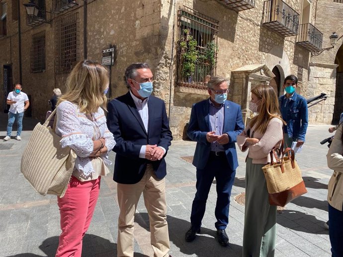 El presidente del PP Aragón, Luis María Beamonte, ha visitado Teruel.