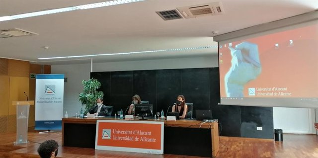 Generalitat y UA desarrollan un proyecto que predice la evolución de la Covid-19 en un paciente con una eficacia del 80%