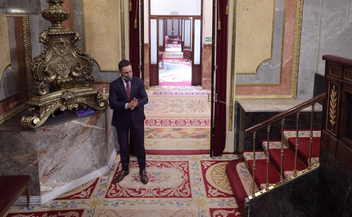 El líder de Vox, Santiago Abascal, en una sesión de control al Gobierno en el Congreso de los Diputados, a 30 de junio de 2021, en Madrid, (España). Este pleno, que se produce pocas horas después del encuentro que el presidente del Gobierno ha mantenido