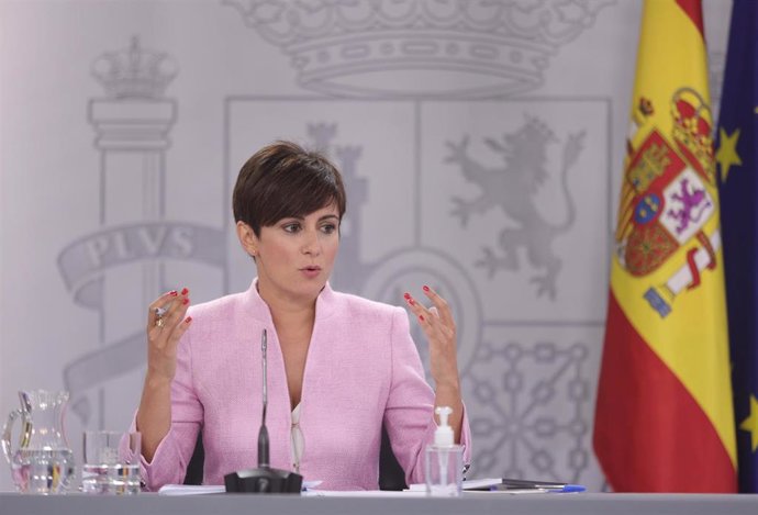 La ministra Portavoz y ministra de Política Territorial, Isabel Rodríguez, comparece en la rueda de prensa posterior al primer Consejo de Ministros tras la remodelación del Gobierno, a 13 de julio de 2021, en Madrid (España).