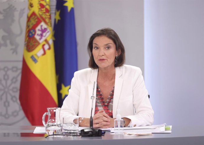 La ministra de Industria, Comercio y Turismo, Reyes Maroto, comparece en la rueda de prensa posterior al primer Consejo de Ministros tras la remodelación del Gobierno, a 13 de julio de 2021, en Madrid (España). 