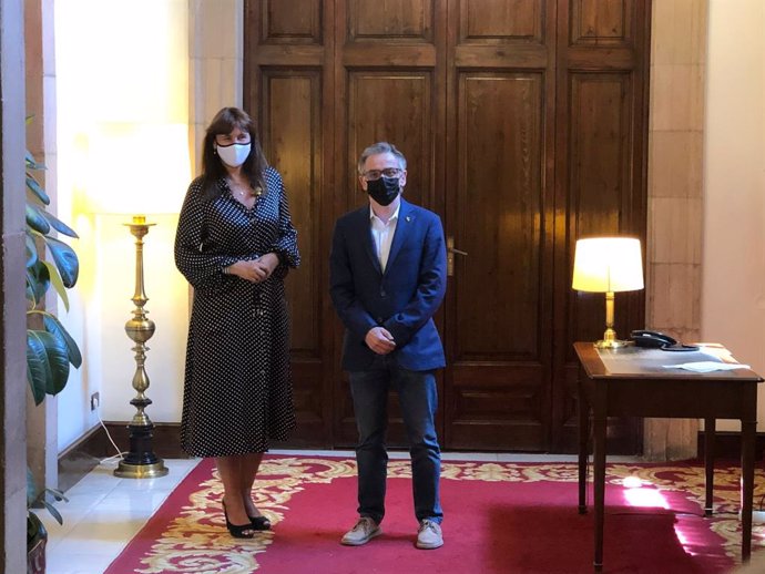 La presidenta del Parlament, Laura Borrs, amb el president d'ERC a la cambra, Josep Maria Jové