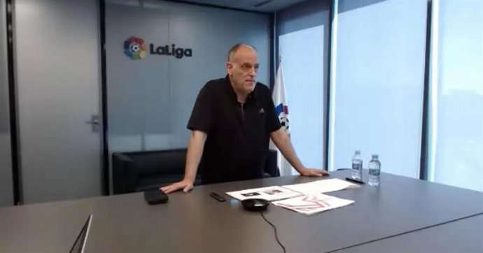 El presidente de la Liga Nacional de Fútbol Profesional, Javier Tebas en la celebración del 'Curso de gestión deportiva 360 aplicada al fútbol', en los Cursos de Verano de la UPO en Carmona (Sevilla)