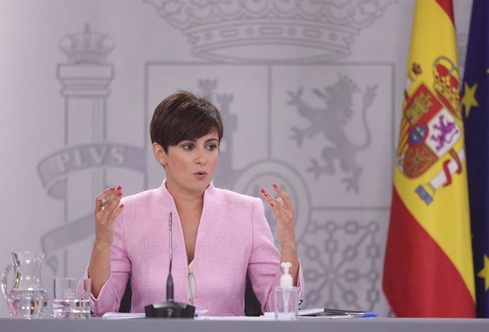 La ministra Portavoz y ministra de Política Territorial, Isabel Rodríguez, comparece en la rueda de prensa posterior al primer Consejo de Ministros tras la remodelación del Gobierno, a 13 de julio de 2021, en Madrid (España). Hoy se ha celebrado el prim