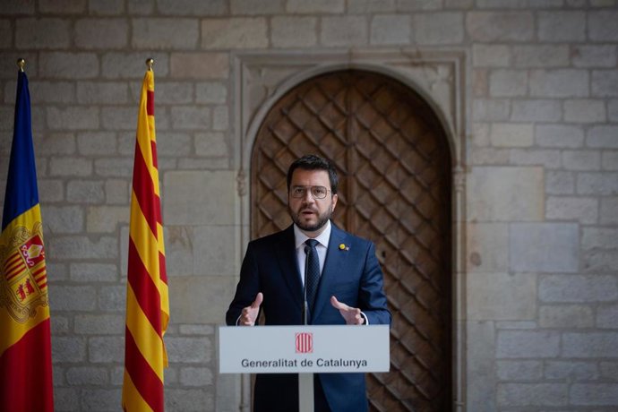 El presidente de la Generalitat, Pere Aragons, en rueda de prensa tras reunirse con el jefe de Gobierno de Andorra, Xavier Espot.