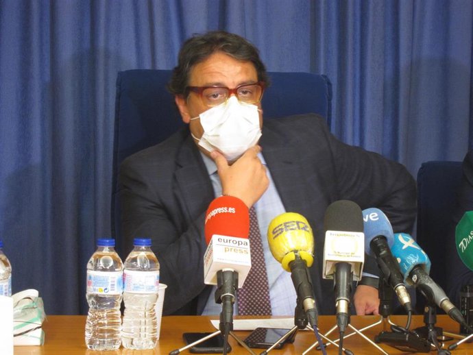 El vicepresidente segundo de la Junta y consejero de Sanidad, José María Vergeles