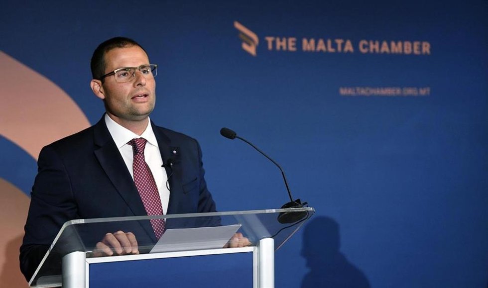 Archivo - El primer ministro de Malta, Robert Abela, en una comparecencia