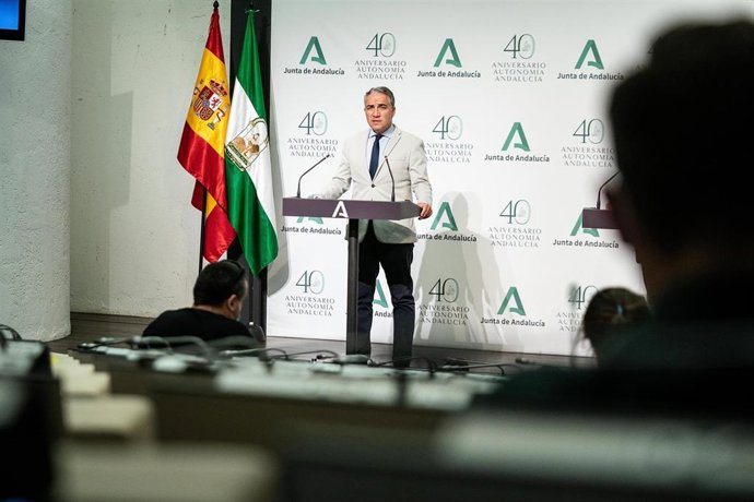 El consejero de la Presidencia, Administración Pública e Interior y portavoz del Gobierno andaluz, Elías Bendodo, comparece en la rueda de prensa posterior a la reunión del Consejo de Gobierno a 13 de julio 2021, Sevilla (Andalucía)