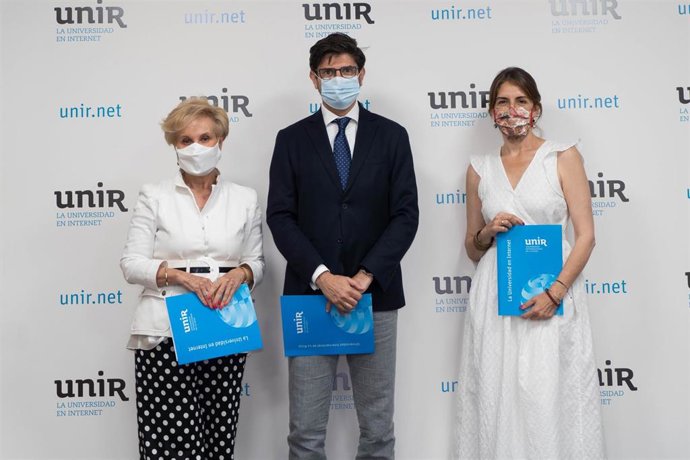 UNIR y AFAMMER firman un convenio de colaboración para impulsar la formación de mujeres en el ámbito rural