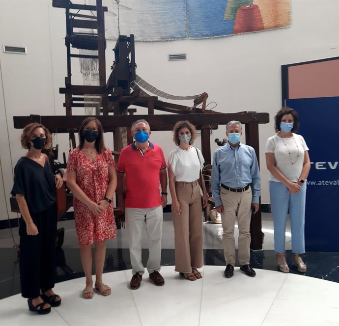 IVACE Internacional y ATEVAL estudian las líneas de promoción exterior del sector textil valenciano para 2022