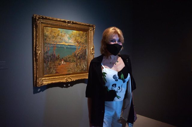 Archivo - Carmen Thyssen, posa en la sala donde se ha presentado la nueva exposición temporal 'Pintar la luz. Maestros catalanes de colección Carmen Thyssen' a 31 de mayo del 2021, en el Museo Thyssen, Málaga, Andalucía, España
