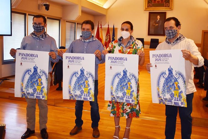 La alcaldesa de Ciudad Real, Eva María Masías, presenta la programación de la Pandorga