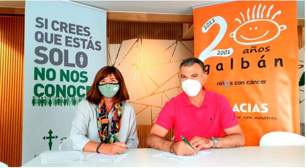 Archivo - La presidenta de la Junta Provincial de Asturias de la Asociación Española Contra el Cáncer, Margarita Fuente Noriega y el presidente de la Asociación de familias de niños con cáncer del Principado de Asturias, Luis Arranz Arlanzón.