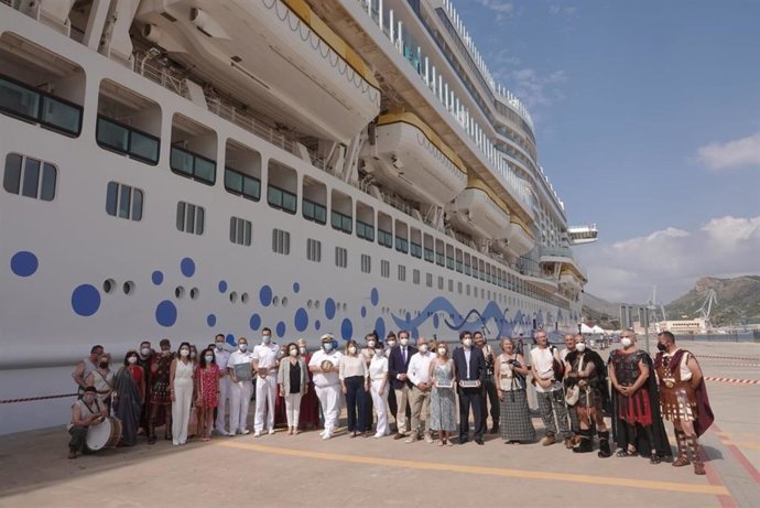 Llega a Cartagena el primer crucero internacional tras 16 meses con cerca de 1.500 turistas
