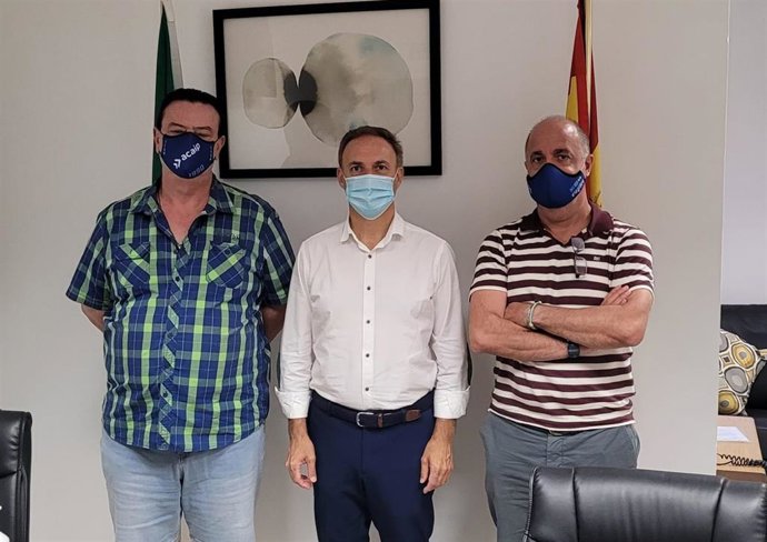 El responsable de Bienestar Social de la Diputación de Cádiz, David de la Encina, durante el encuentro con los delegados del sindicato mayoritario en el ámbito de las Instituciones Penitenciarias, ACAIP-UGT.