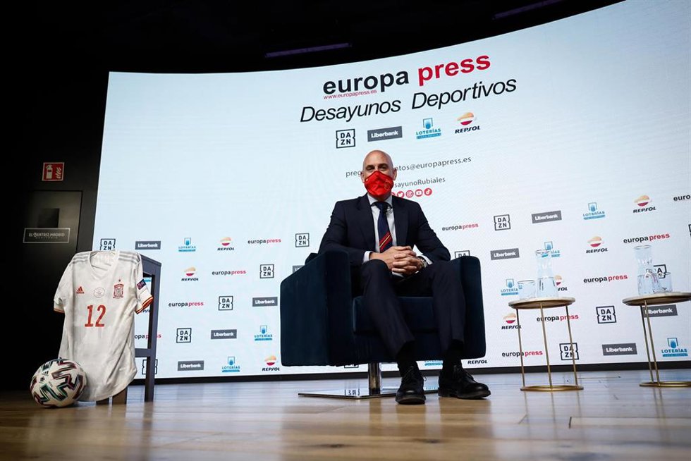 Luis Rubiales en los Desayunos Deportivos de Europa Press