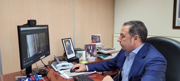 El delegado del Gobierno de la Junta de Andalucía en Sevilla, Ricardo Sánchez, durante la reunión de este miércoles.