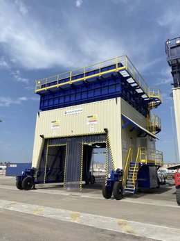 Nueva tolva en el Muelle 9 de Noatum Terminal en el puerto de Málaga para mejorar la sostenibilidad al minimizar las emisiones de partículas