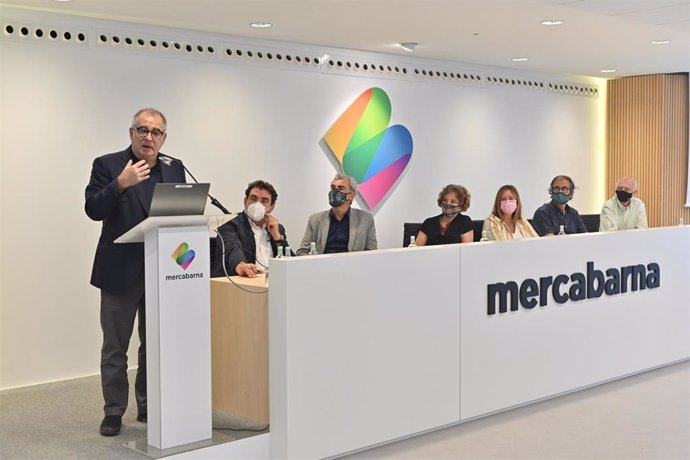 El director general de Mercabarna, Jordi Valls, ha presentado el acto de entrega de premios junto a los miembros del jurado este miércoles en Barcelona.