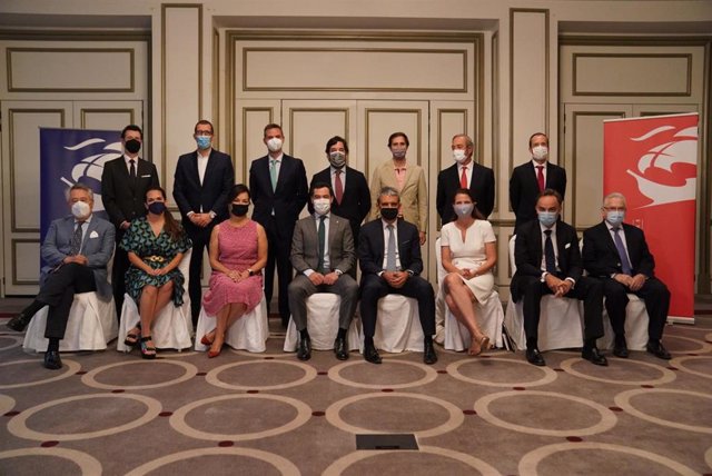 El presidente de la Junta de Andalucía, Juanma Moreno, durante su reunión, este miércoles, en Madrid con la Cámara de Comercio de EEUU en España (American Chamber of Commerce in Spain-AmChamSpain