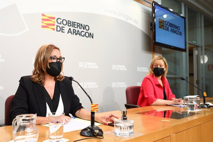 Las consejeras Mayte Pérez y Marta Gastón en la rueda de prensa posterior al Consejo de Gobierno