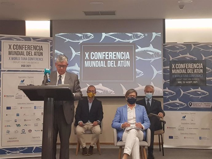 El secretario general de Anfaco-Cecopesca, Juan Manuel Vieites, presenta la X Conferencia Mundial del Atún