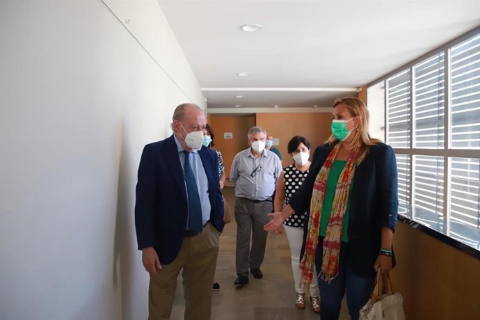 Reunión de Villalobos con la alcaldesa de Palomares.