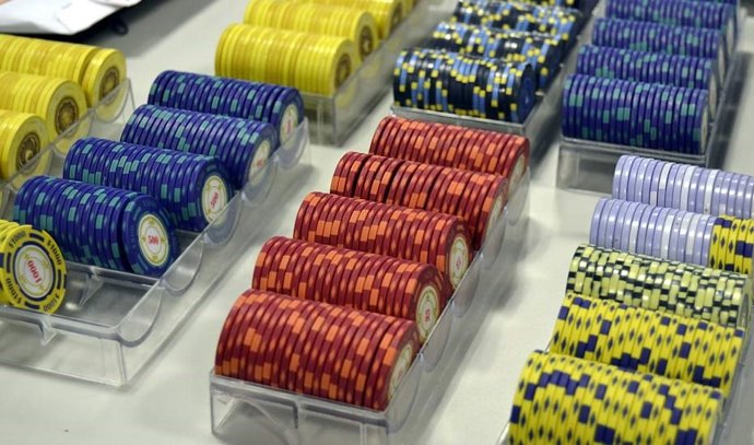 Archivo - Fichas de apuestas en un local de juegos