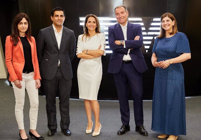 Schiller International University e IBM formarán en tecnología aplicada a los negocios en España