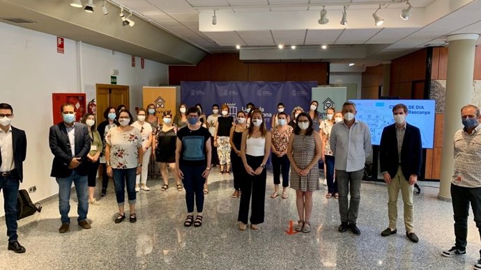 La vicepresidenta y consellera de Igualdad y Políticas Inclusivas, Mónica Oltra, visita la localidad de la Pobla de Vallbona.