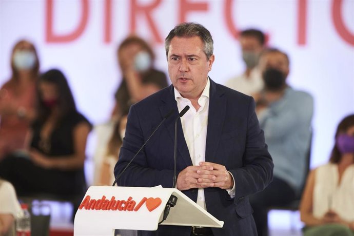 El candidato a la Junta de Andalucía y alcalde de Sevilla,  Juan Espadas, interviene en  la reunión del Comité Director extraordinario del PSOE-A, a 12 de julio del 2021 en Sevilla (Andalucía) (Foto de archivo).