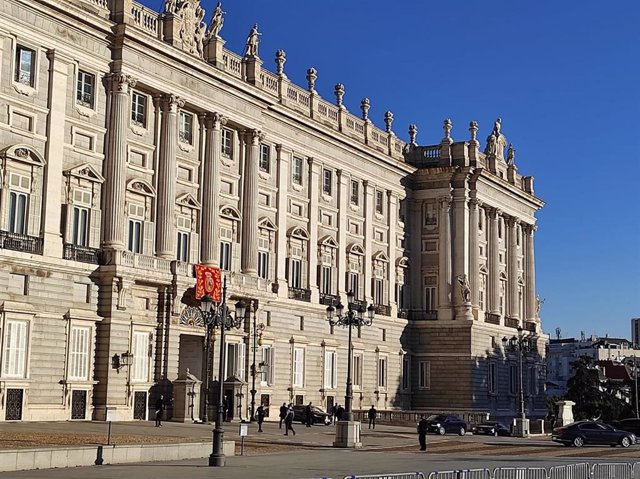 Fachada del Palacio Real, en Madrid, donde se celebra el homenaje de Estado a las víctimas del coronavirus.
