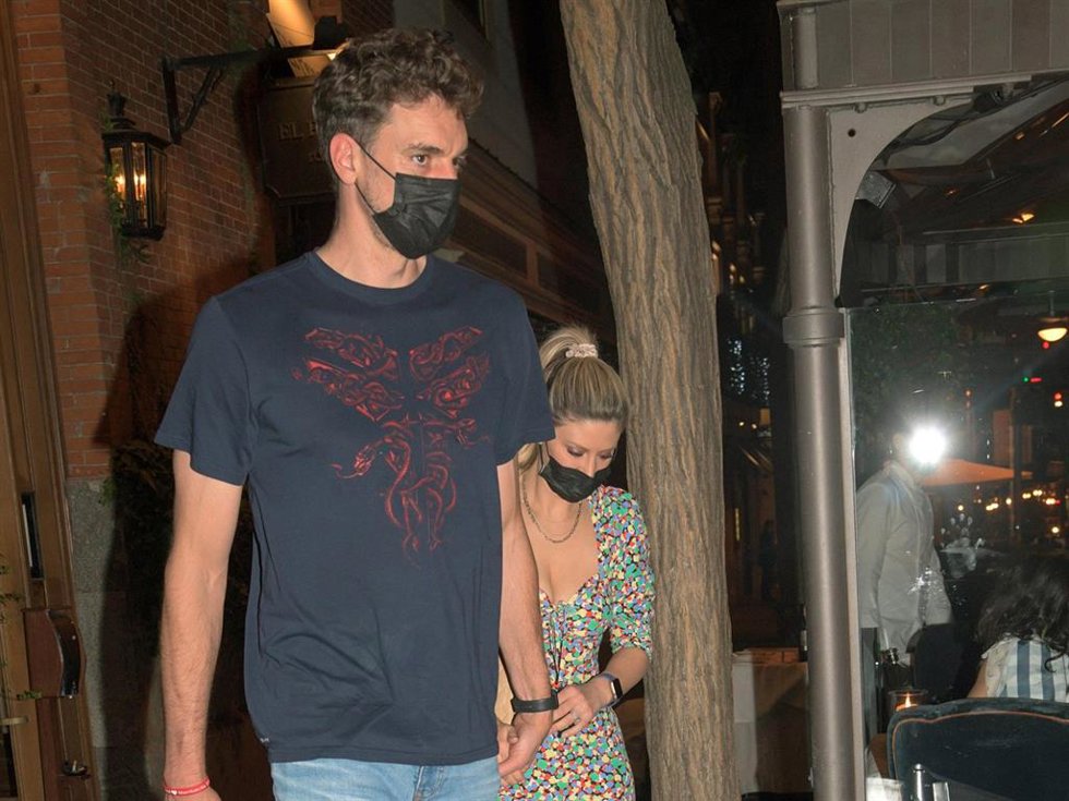 Pau Gasol y su mujer, Catherine McDonnell, están pasando unos días en Madrid