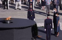 El homenaje a las víctimas del coronavirus, en imágenes y vídeos