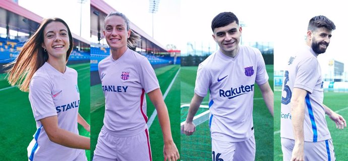 Aitana Bonmatí, Alexia Putellas, Pedri y Gerard Piqué posan con la segunda equipación del FC Barcelona para la temporada 2021/22, de color púrpura como mensaje a favor del empoderamiento de la mujer