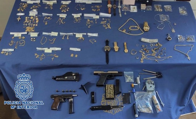 Tres detenidos cometer violentos atracos a joyerías con un arma de fuego