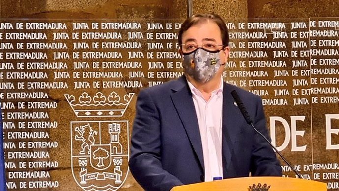 Guillermo Fernández Vara, en la comparecencia ante la prensa de este jueves.