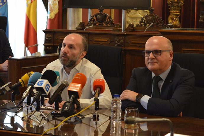 Archivo - El alcalde de Ourense, Gonzalo Pérez Jácome, y el presidente de la Diputación de Ourense, José Manuel Baltar