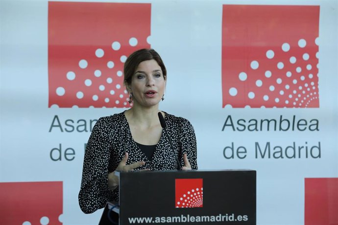 La portavoz del PSOE en la Asamblea de Madrid?, Hana Jalloul, ofrece una rueda de prensa previa a la celebración de una sesión plenaria en la Asamblea de Madrid, a 15 de julio de 2021, en Madrid (España).