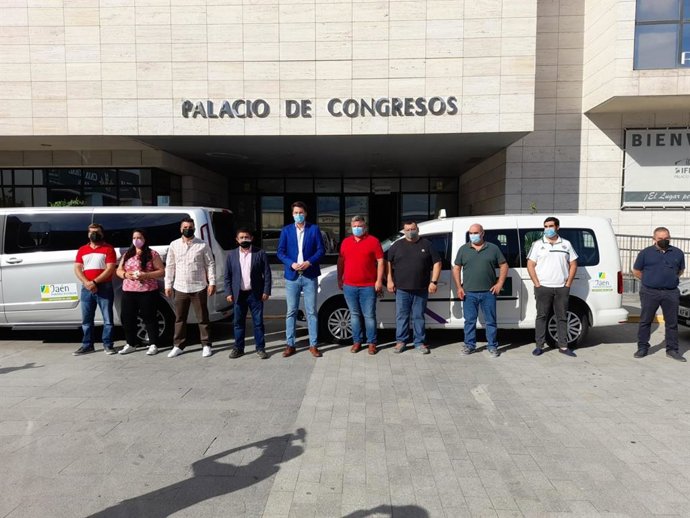 Presentación de la promoción de 'Jaén, paraíso interior' en taxis.